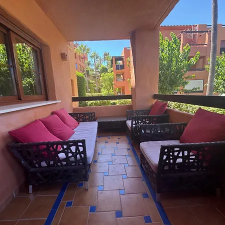 Apartment Spacious 3 Bedroom Apartment, Gazules Del Sol, Benahavis