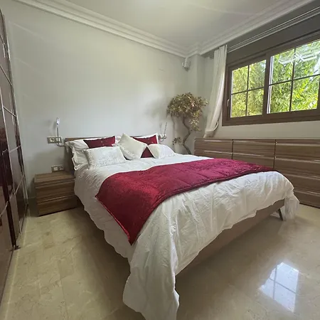 Apartment Spacious 3 Bedroom Apartment, Gazules Del Sol, Benahavis Estepona